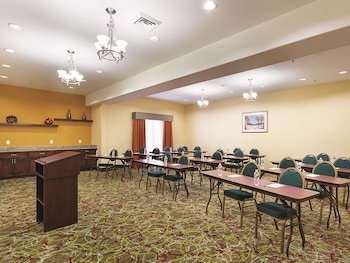 la quinta inn and suites by wyndham houston channelview