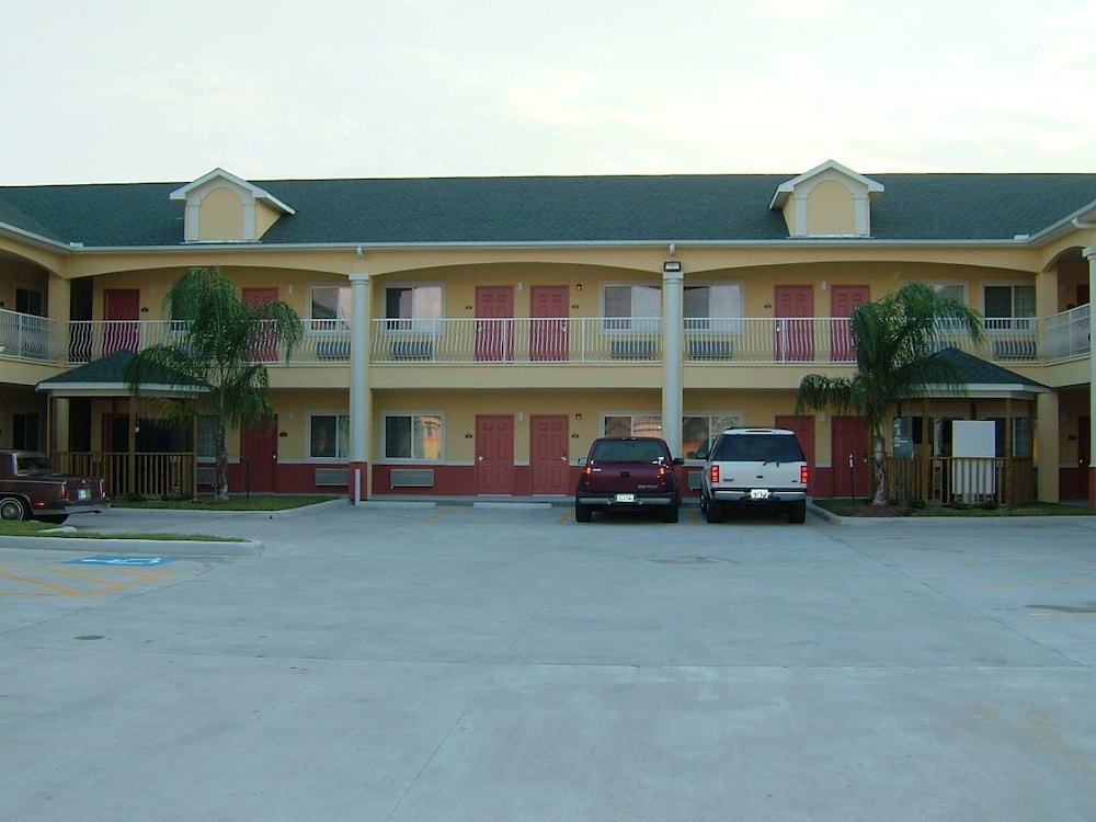 symphony inn and suites