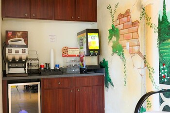 symphony inn and suites