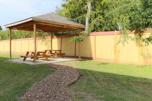 symphony inn and suites