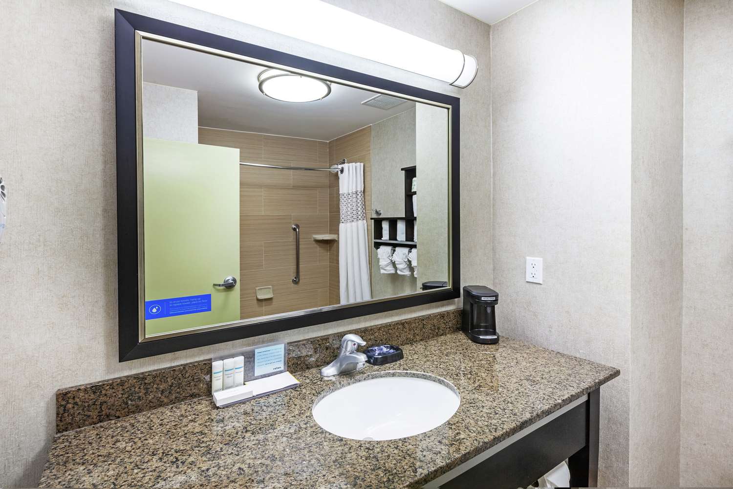 hampton inn and suites houston league city