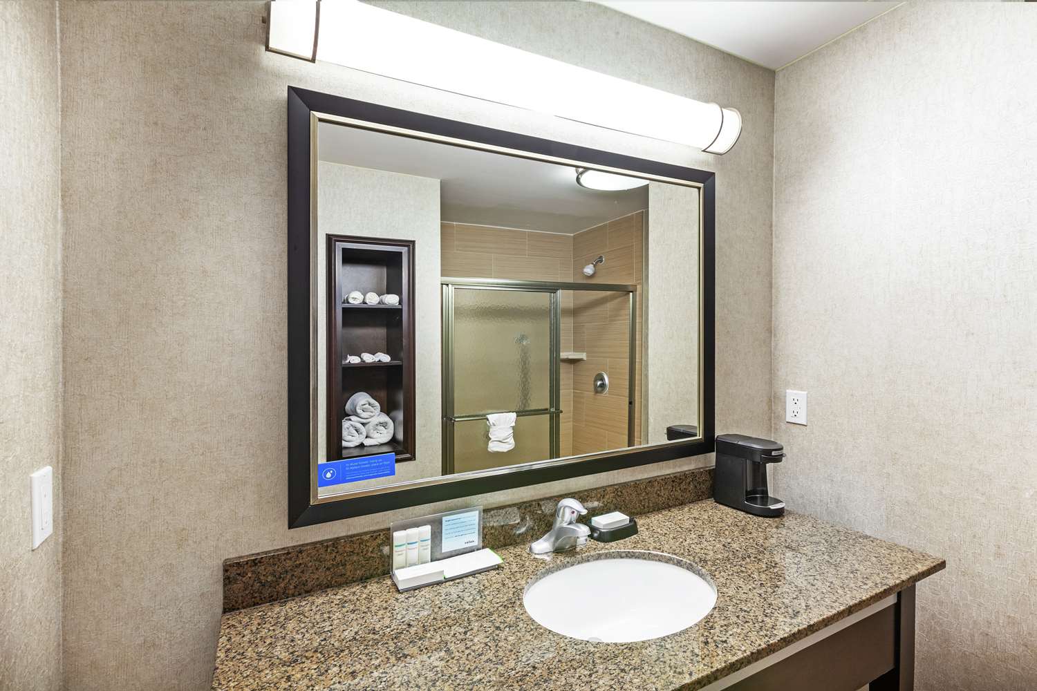 hampton inn and suites houston league city