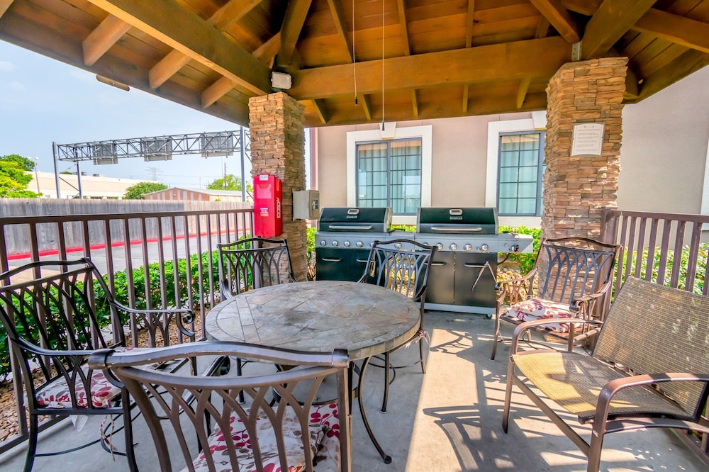 staybridge suites houston iah beltway 8 by ihg