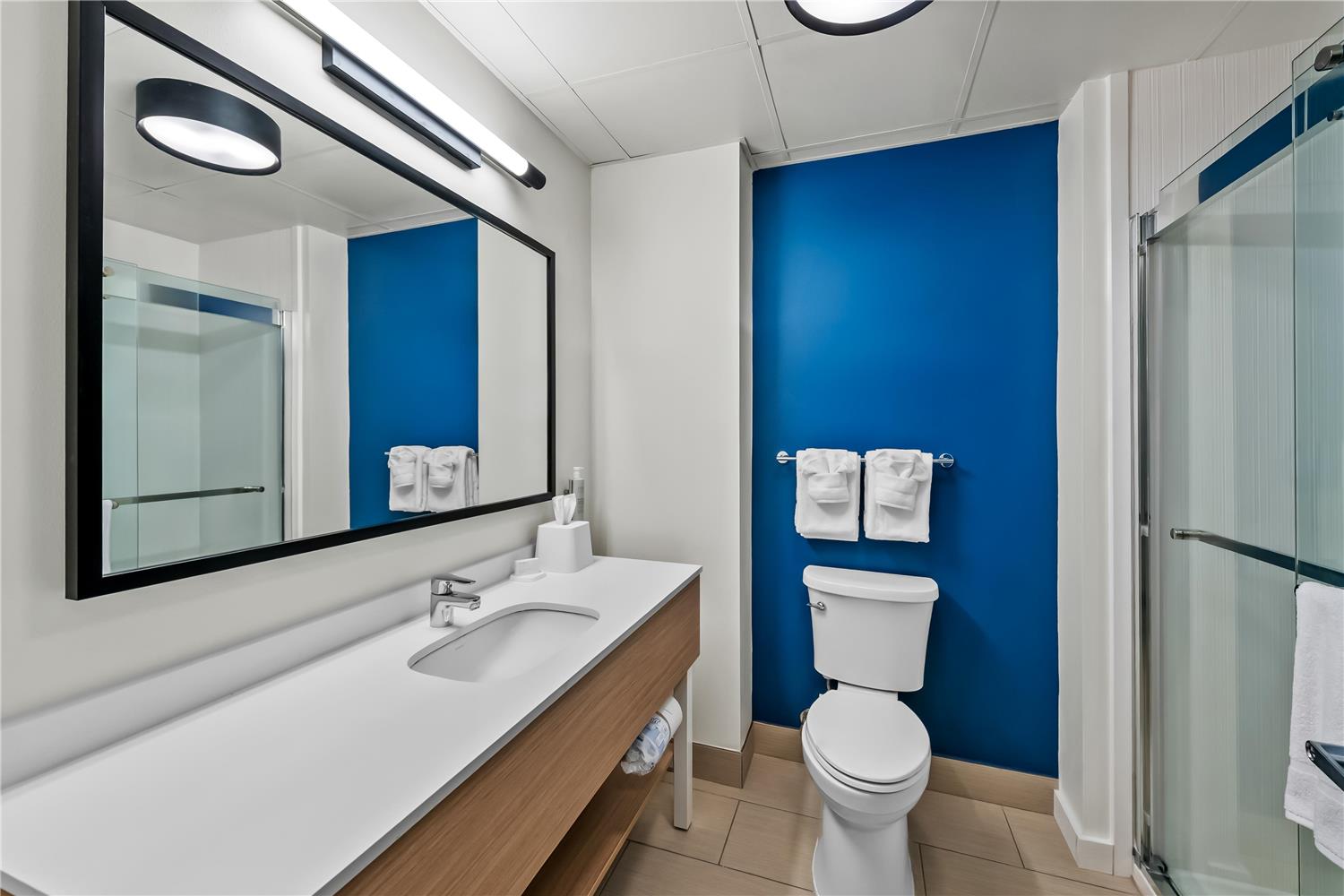 holiday inn express and suites fayetteville nw spring lake