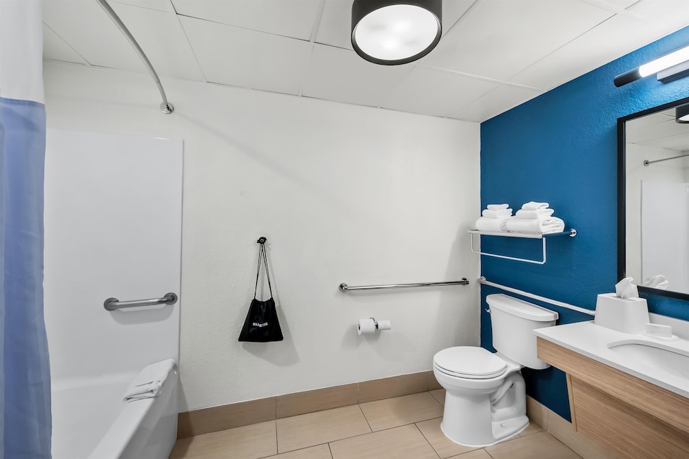 holiday inn express and suites fayetteville nw spring lake