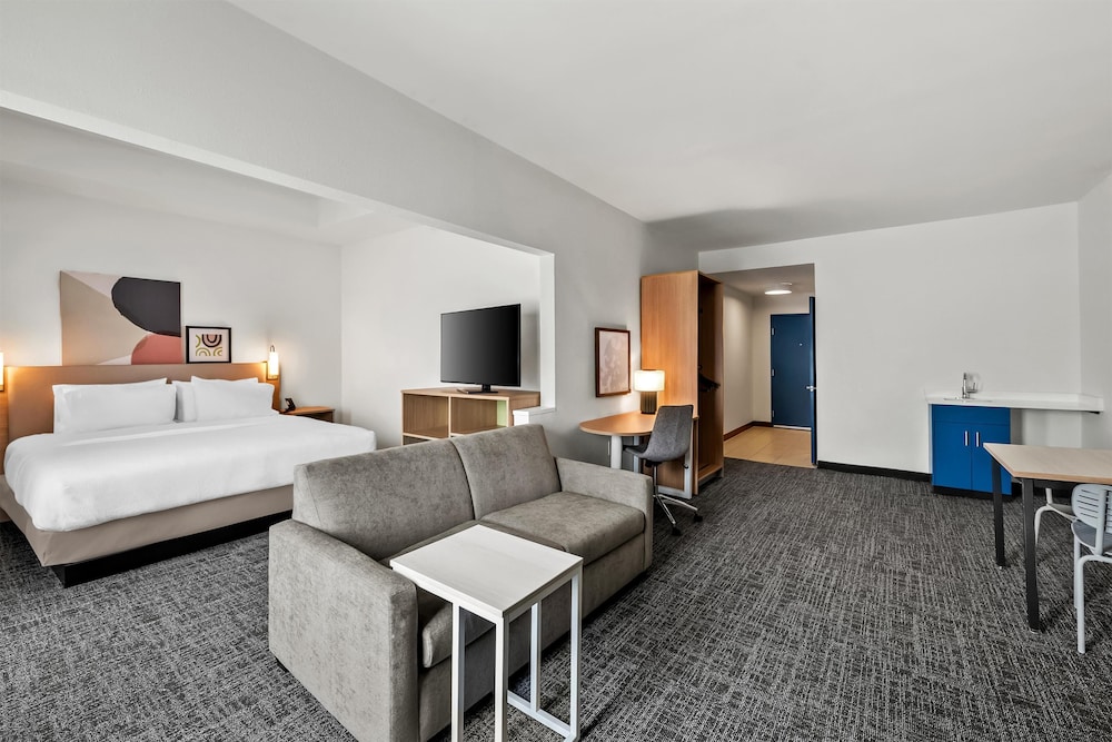 holiday inn express and suites fayetteville nw spring lake