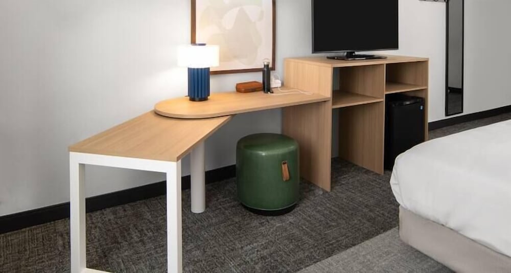 holiday inn express and suites fayetteville nw spring lake