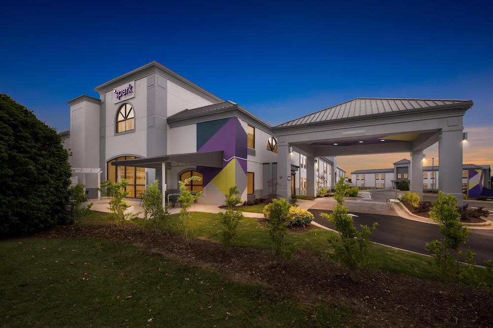 holiday inn express and suites fayetteville nw spring lake