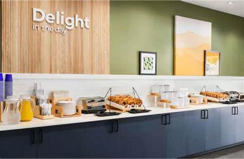 holiday inn express and suites fayetteville nw spring lake