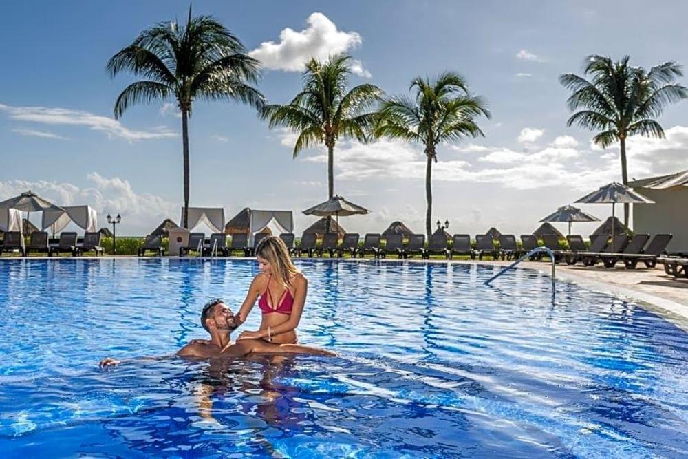 el beso adults only at ocean coral and turquesa all inclusive