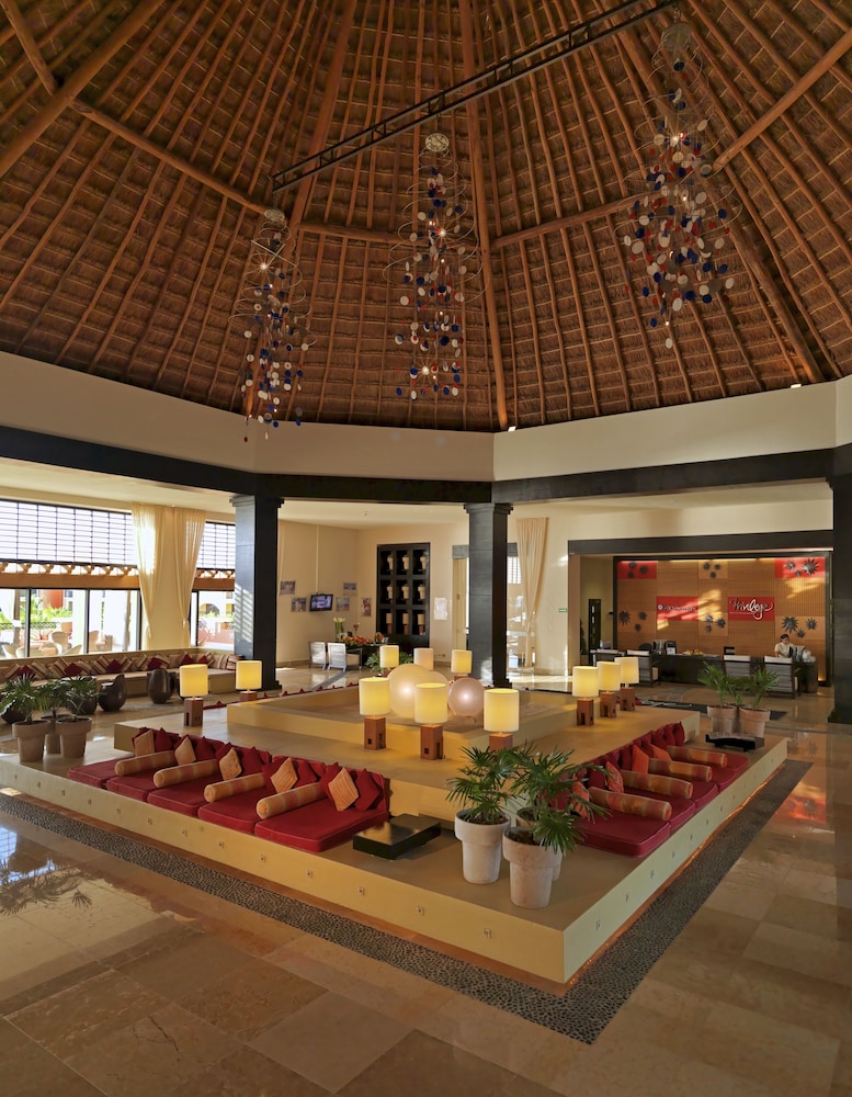 el beso adults only at ocean coral and turquesa all inclusive