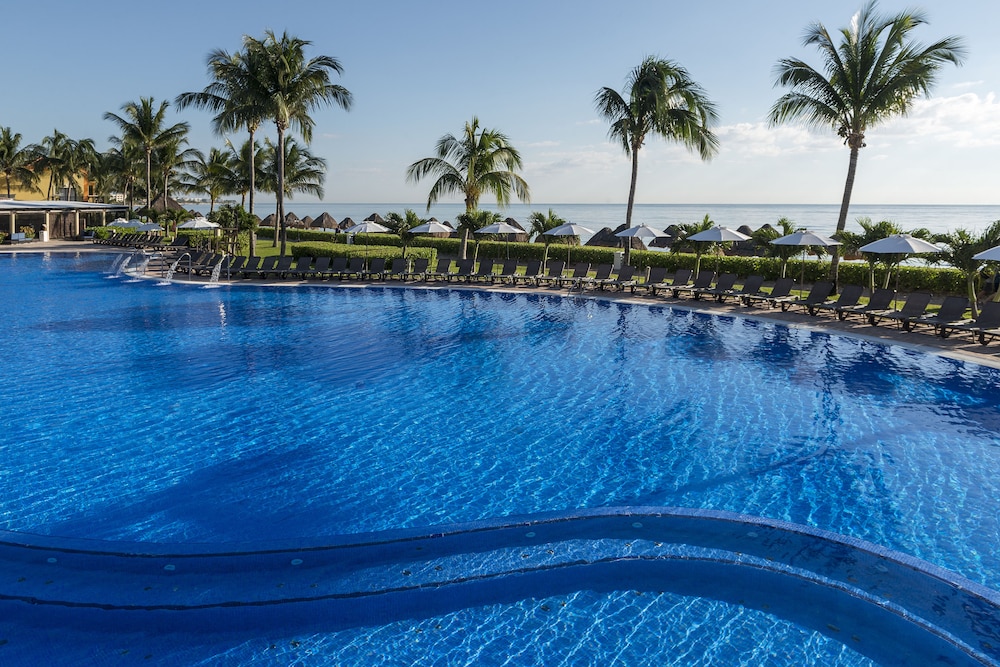 el beso adults only at ocean coral and turquesa all inclusive