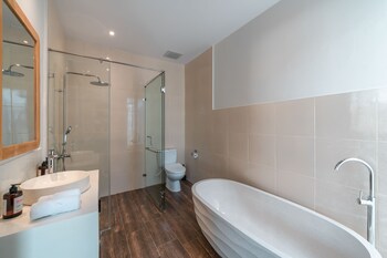 the tanjung nakula suites villa