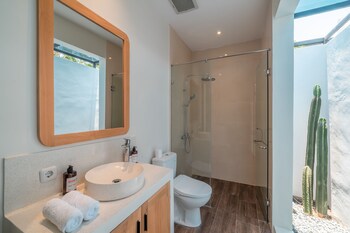 the tanjung nakula suites villa