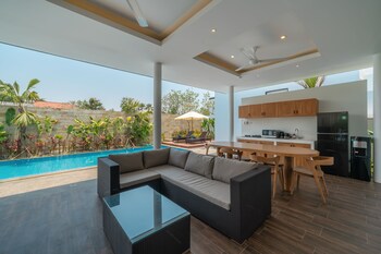 the tanjung nakula suites villa
