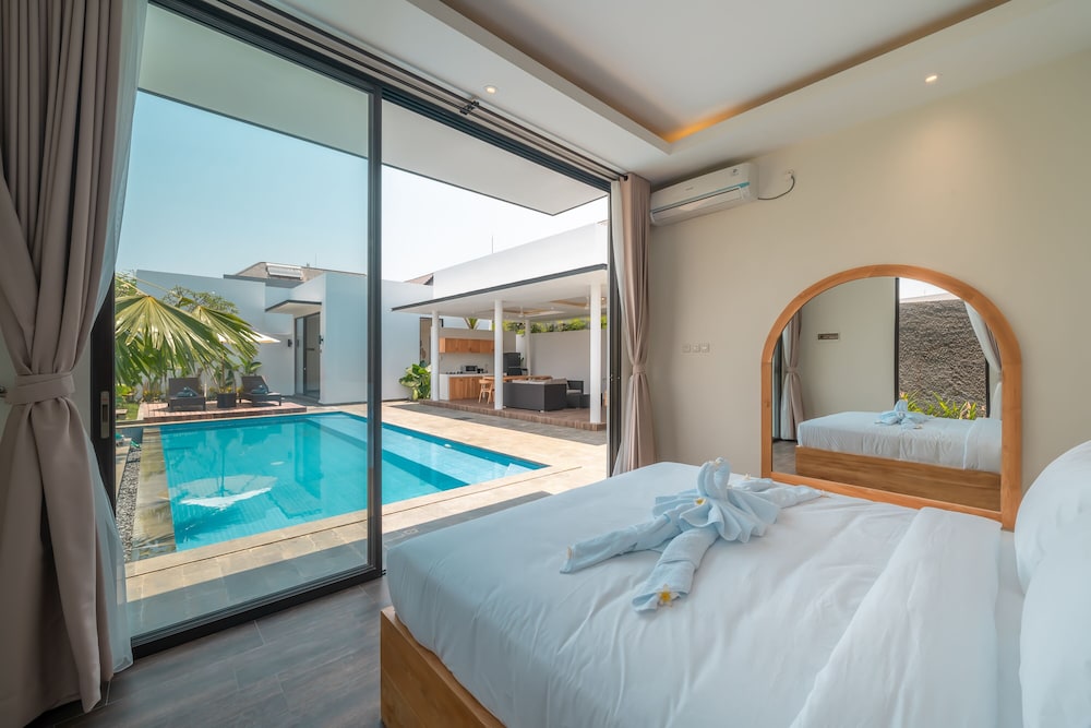 the tanjung nakula suites villa