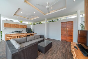 the tanjung nakula suites villa