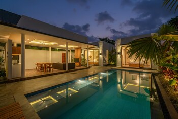 the tanjung nakula suites villa