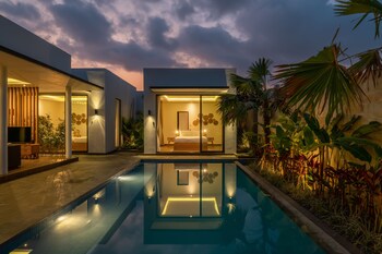 the tanjung nakula suites villa