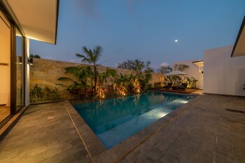 the tanjung nakula suites villa