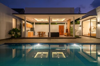 the tanjung nakula suites villa