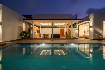 the tanjung nakula suites villa