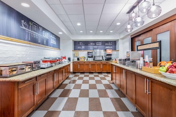 hampton inn suites minneapolis st paul arpt mall of america