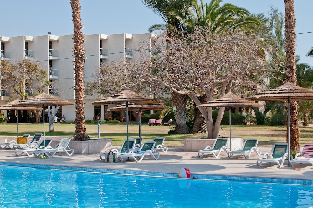 leonardo inn hotel dead sea