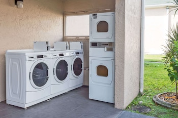 travelodge by wyndham fort myers