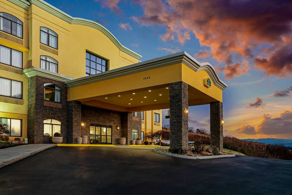 la quinta inn and suites by wyndham sevierville kodak
