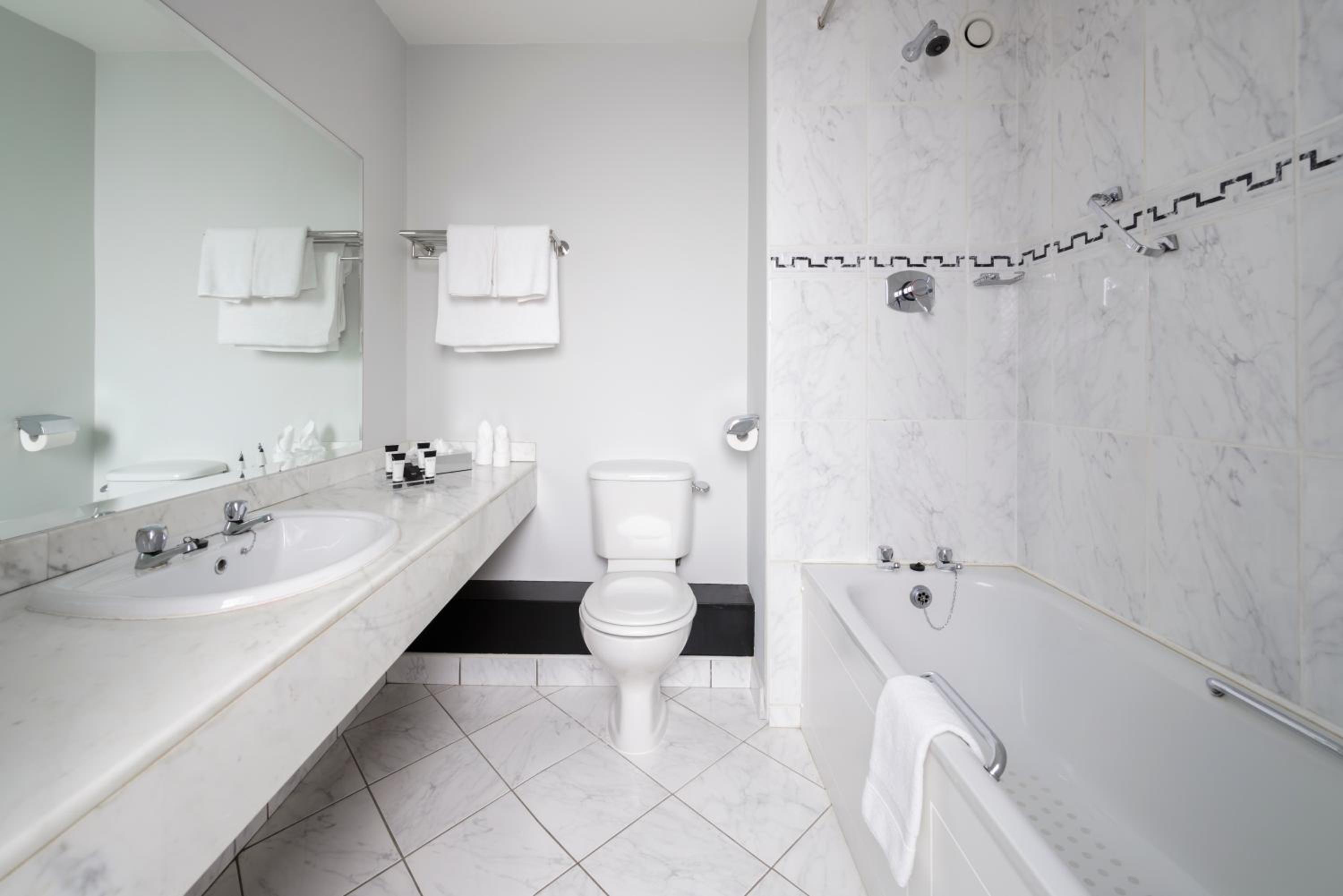 holiday inn express hotel and suites kodak east sevi