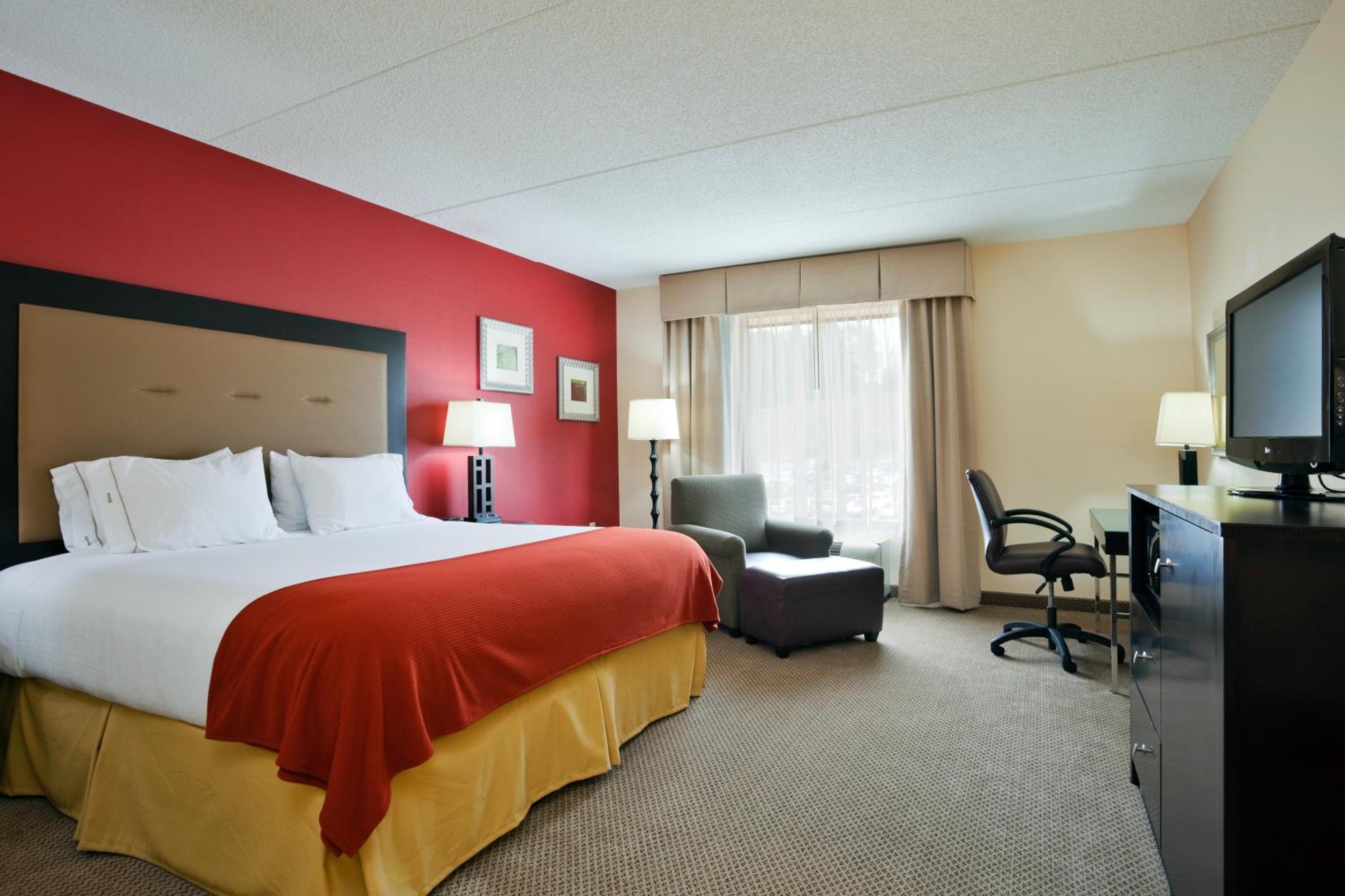 holiday inn express hotel and suites kodak east sevi