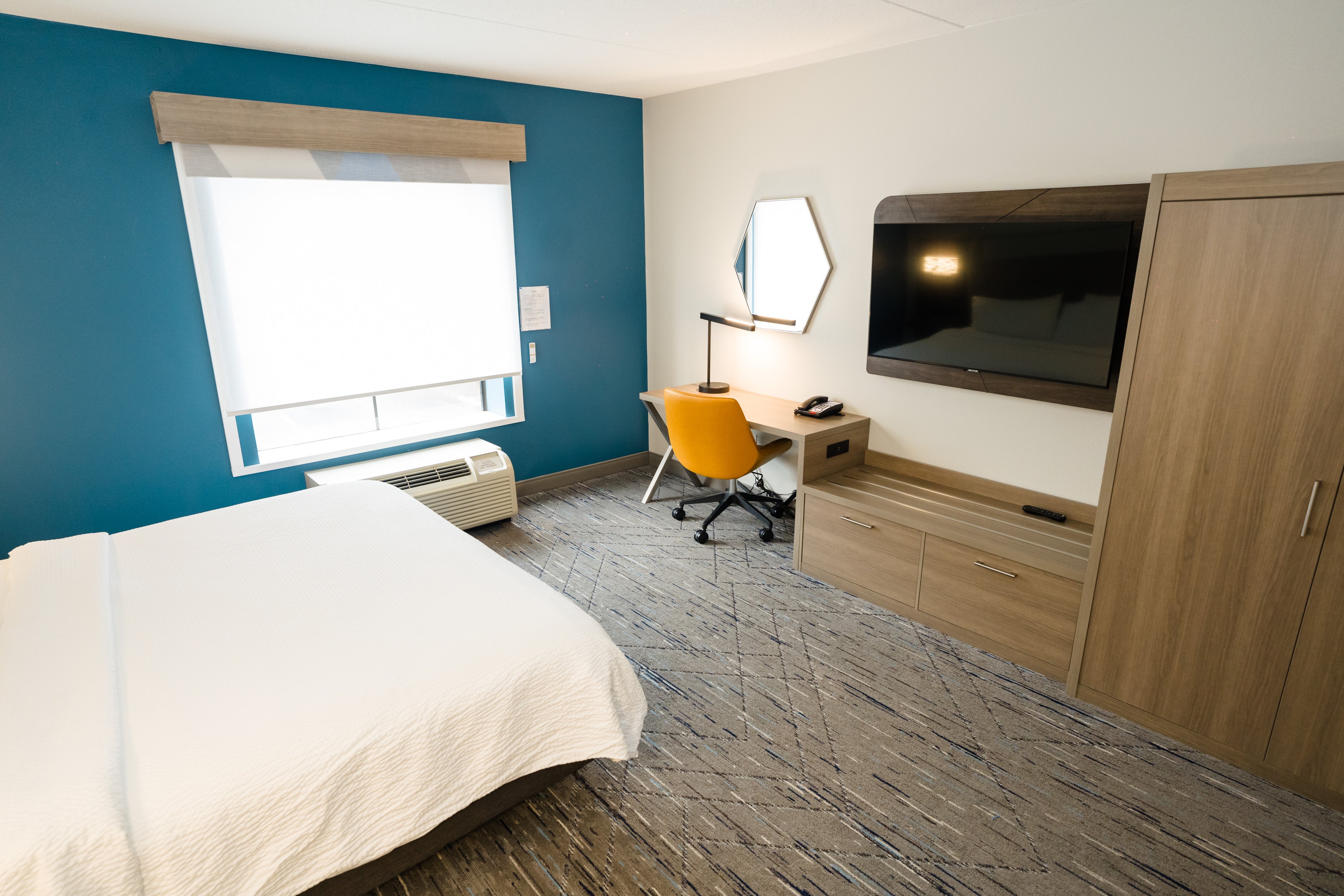 holiday inn express hotel and suites kodak east sevi
