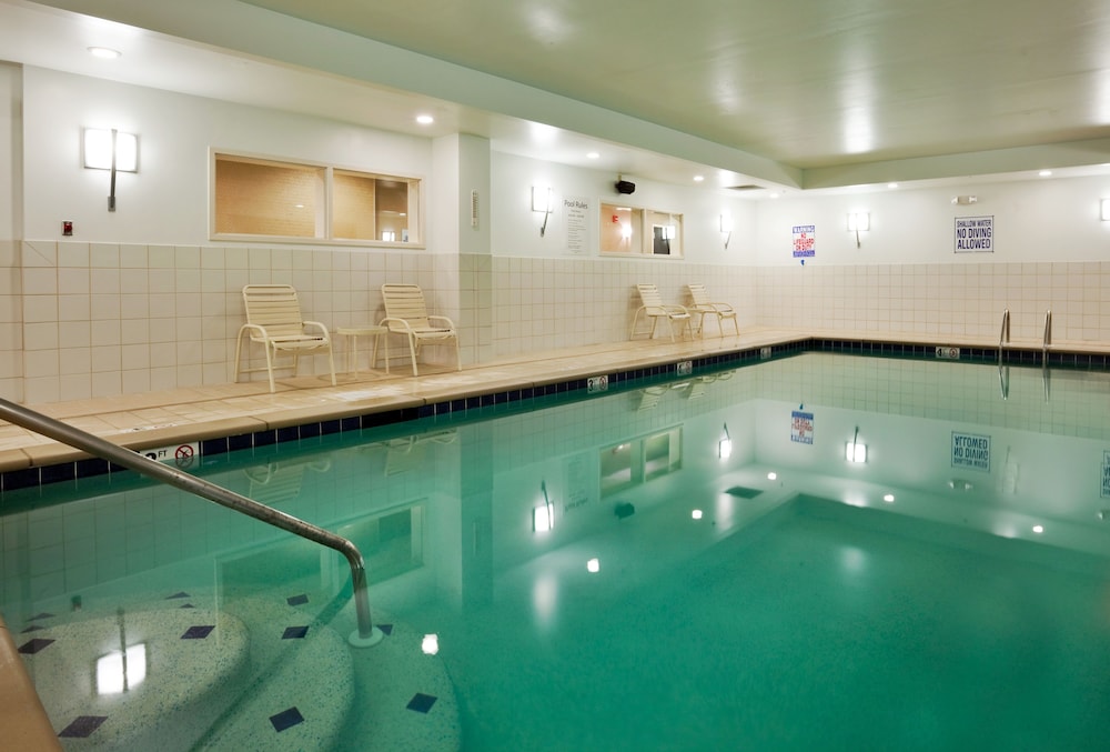 holiday inn express hotel and suites kodak east sevi