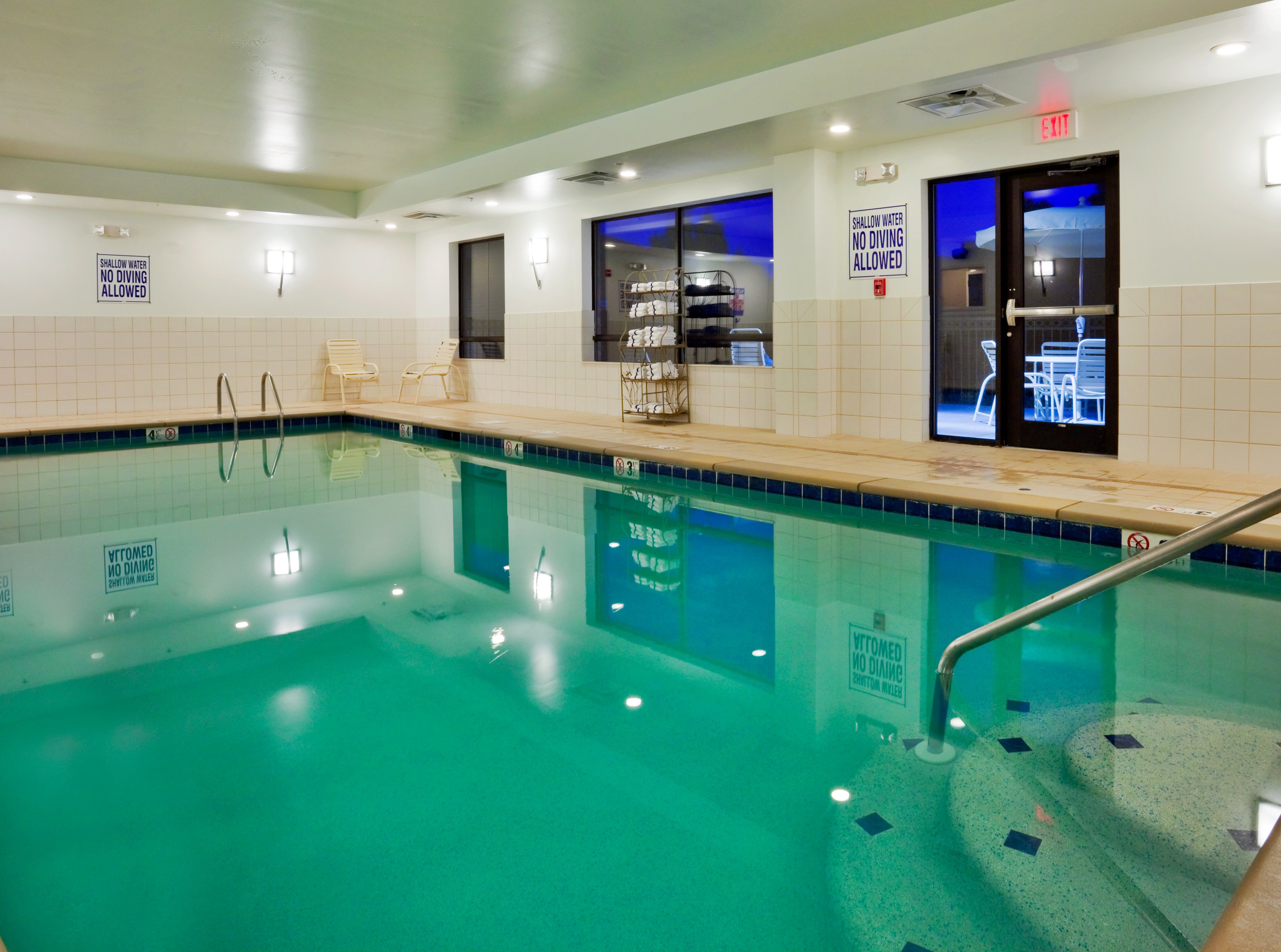 holiday inn express hotel and suites kodak east sevi