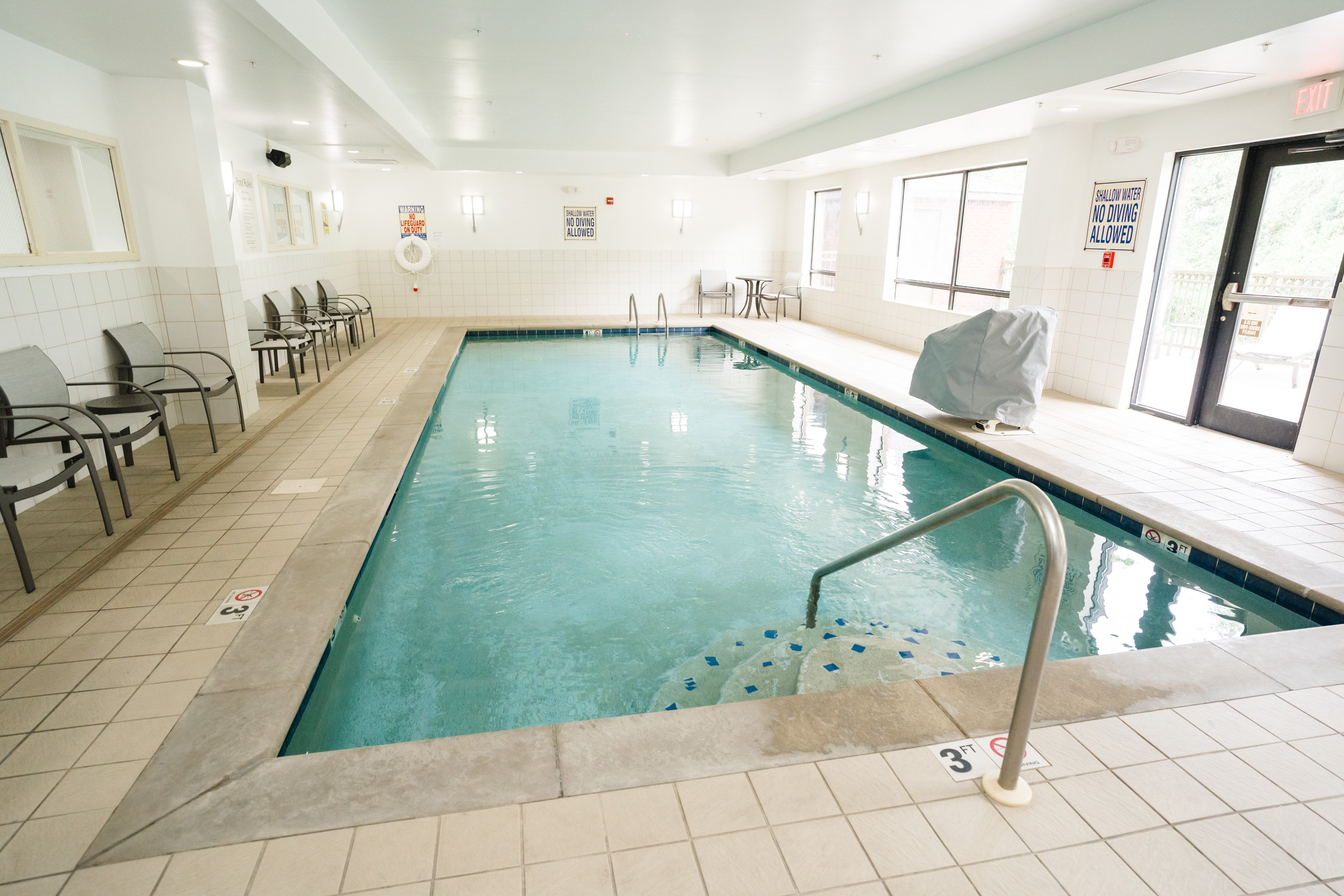 holiday inn express hotel and suites kodak east sevi