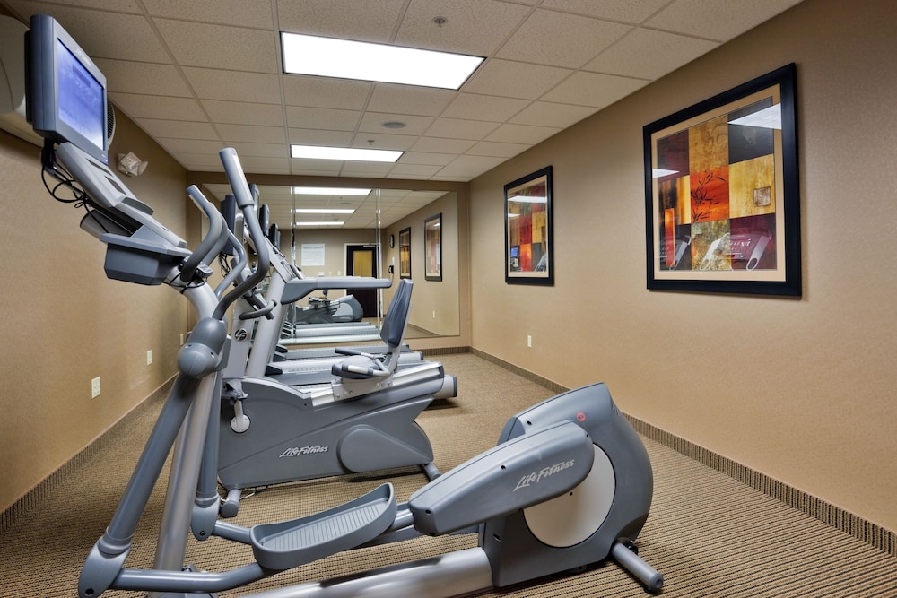 holiday inn express hotel and suites kodak east sevi