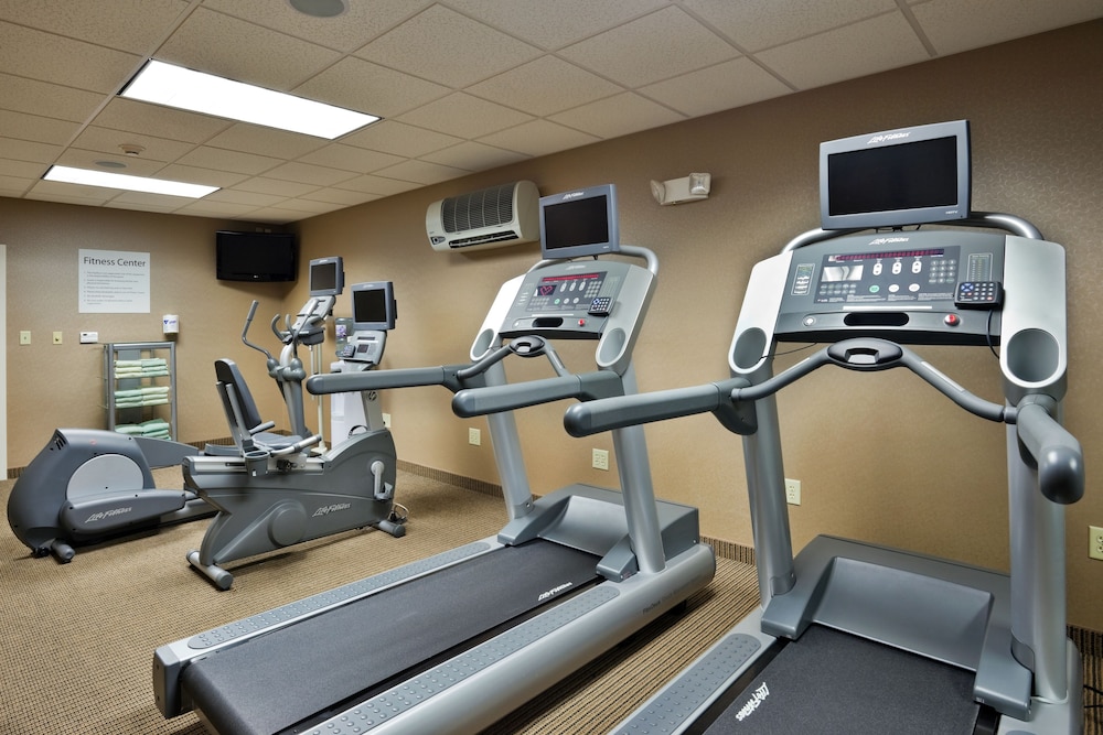 holiday inn express hotel and suites kodak east sevi