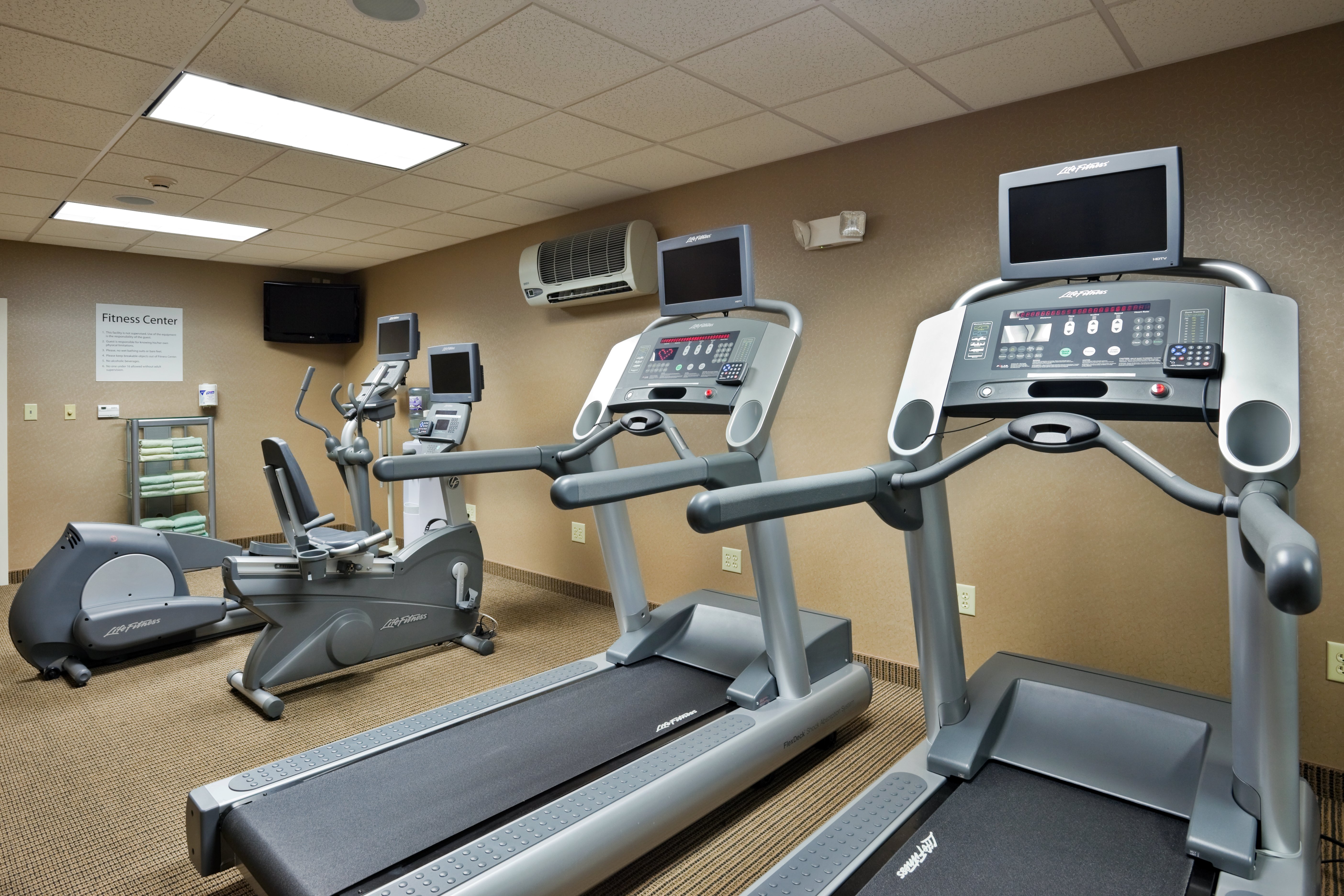 holiday inn express hotel and suites kodak east sevi
