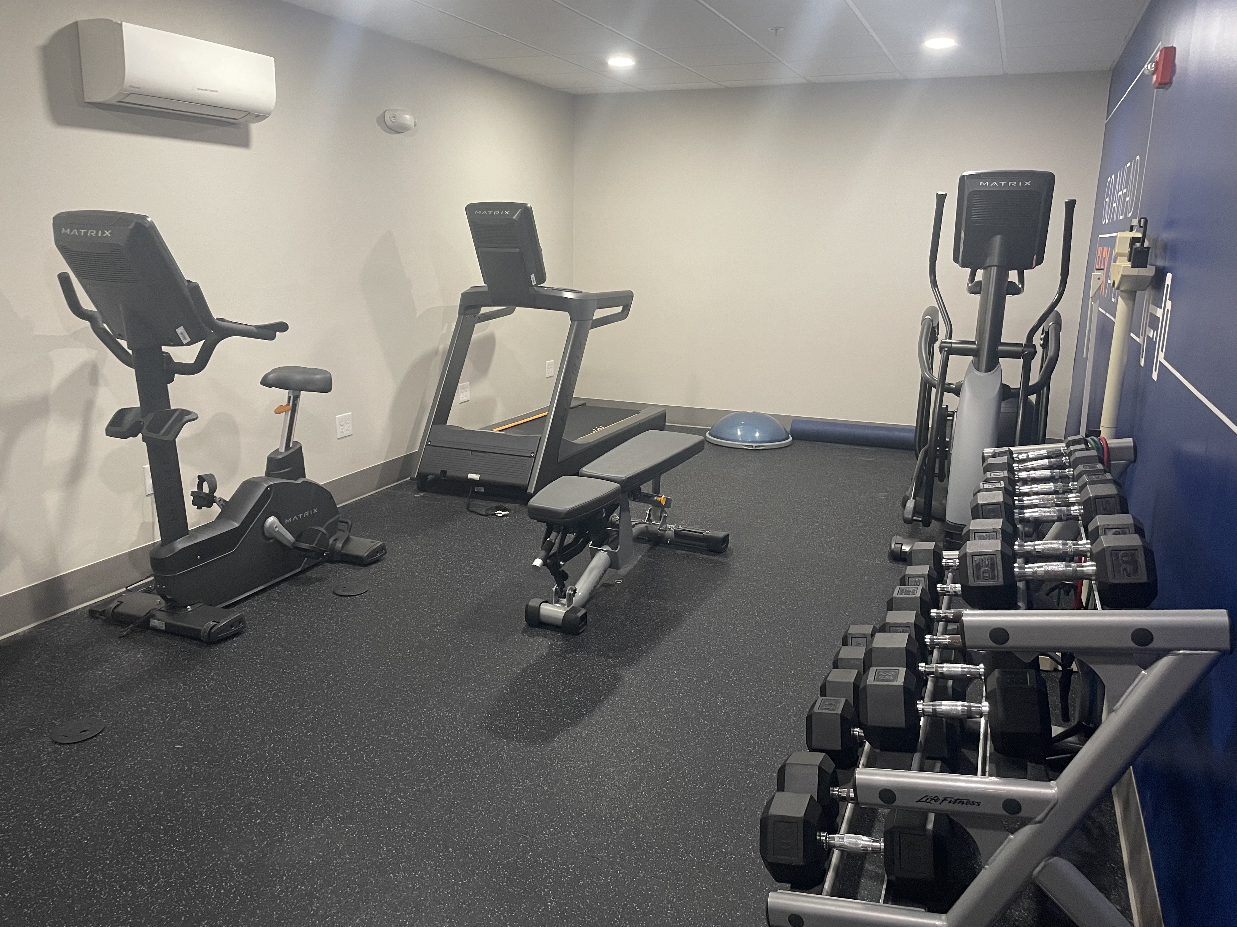 holiday inn express hotel and suites kodak east sevi
