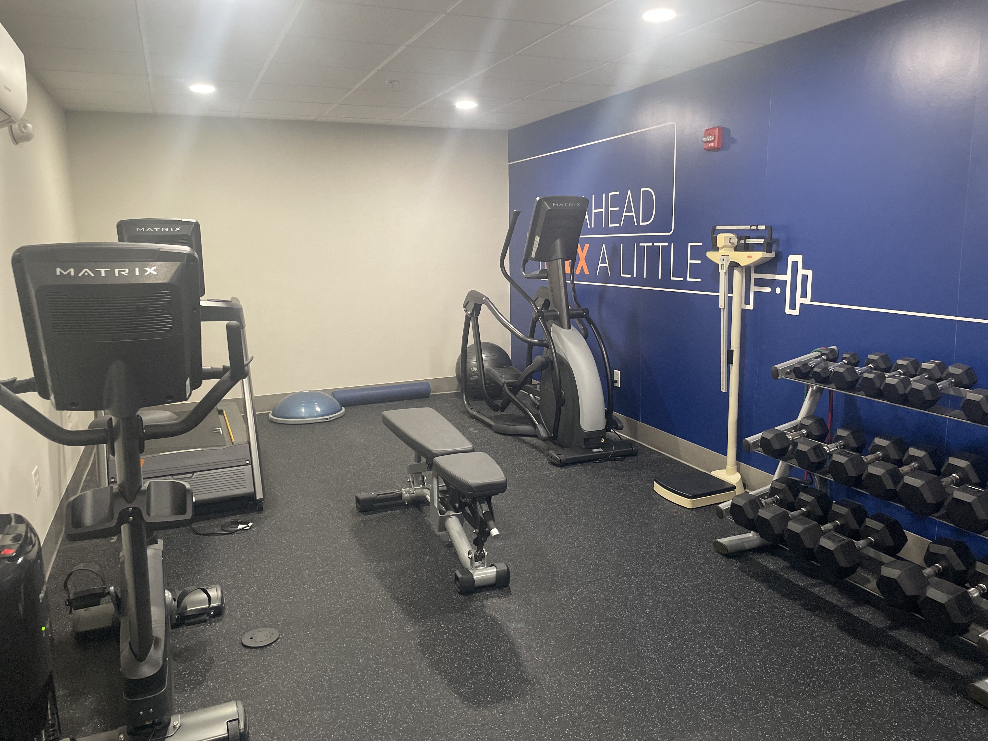 holiday inn express hotel and suites kodak east sevi