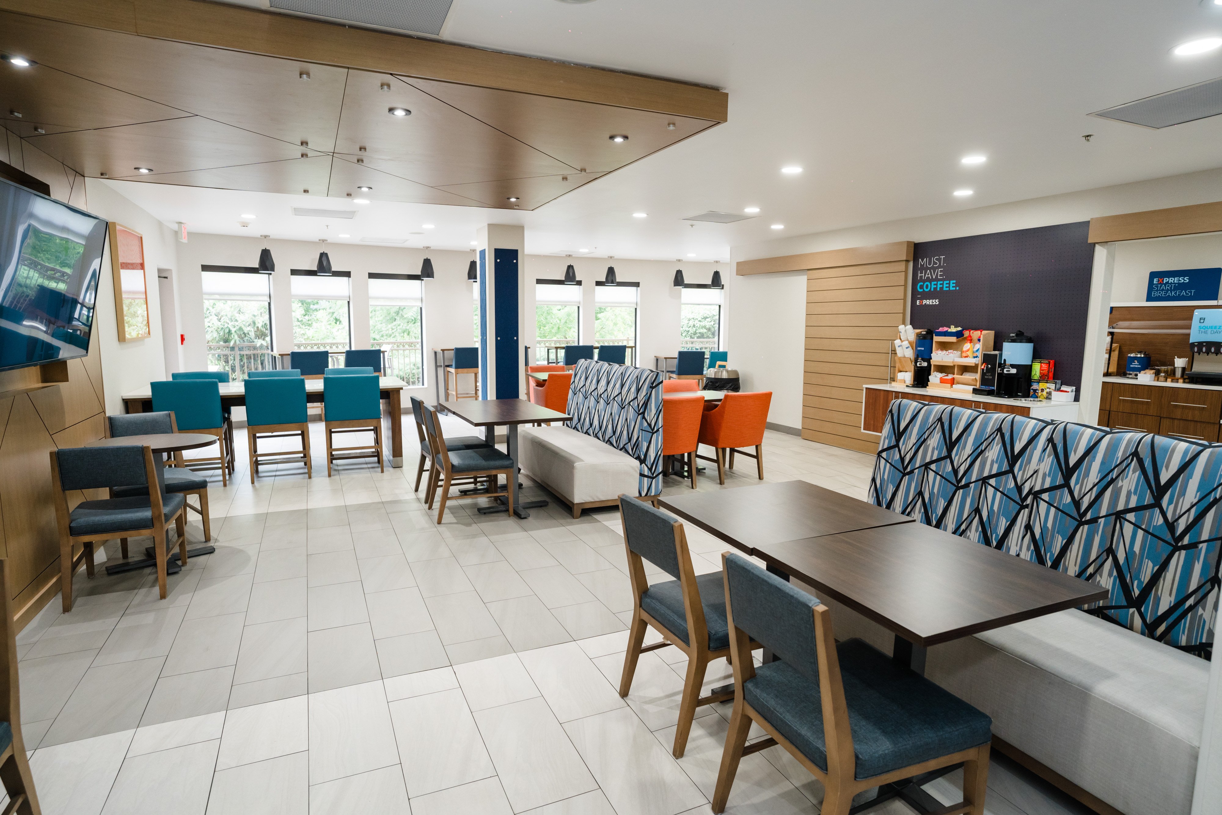 holiday inn express hotel and suites kodak east sevi