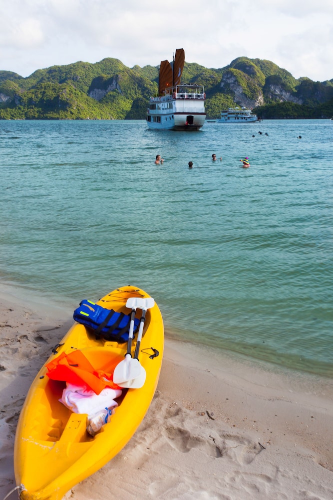 halong phoenix cruiser