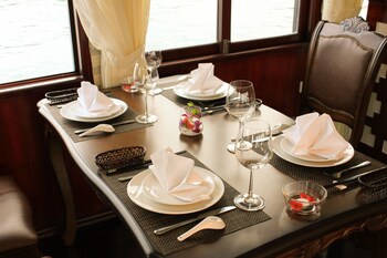 halong phoenix cruiser