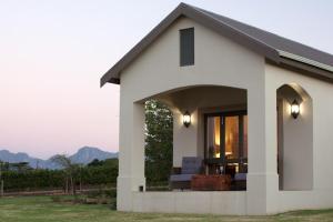 under oaks guesthouse