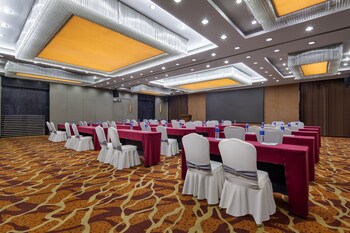 Kaiserdom Hotel Guangzhou Ouzhuang,,4 star