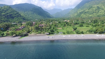 arya amed beach resort and dive center