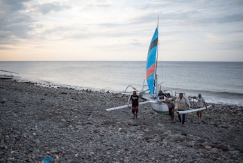 arya amed beach resort and dive center