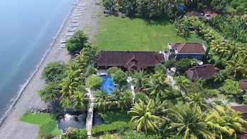 arya amed beach resort and dive center