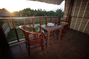 sunset coin lembongan cottage and spa